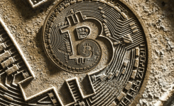 Bitcoin pierde un 75% de su valor en menos de un año y cae por debajo de los 5.000 dólares